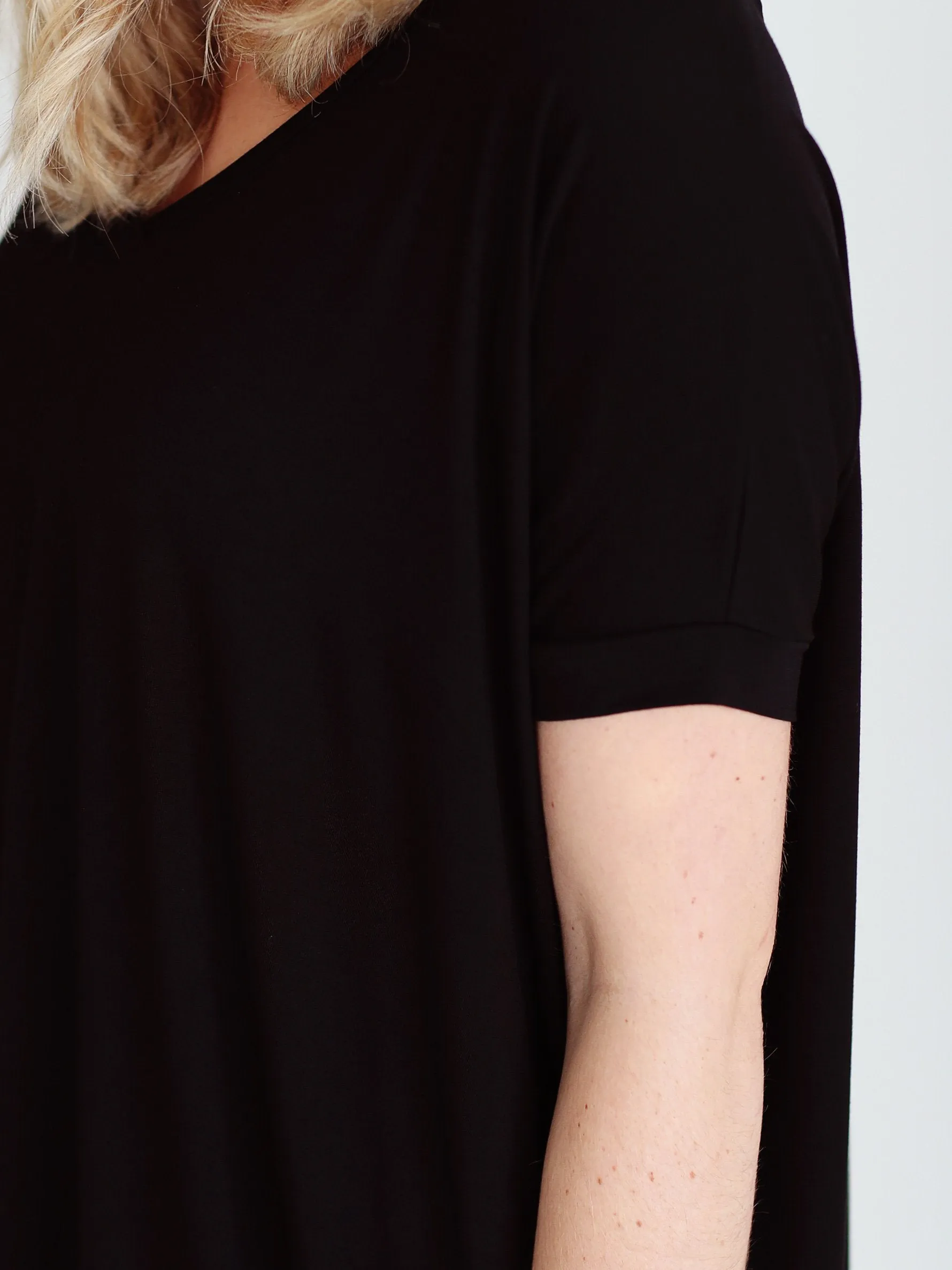 Black V-Neck Short Sleeve Tunic