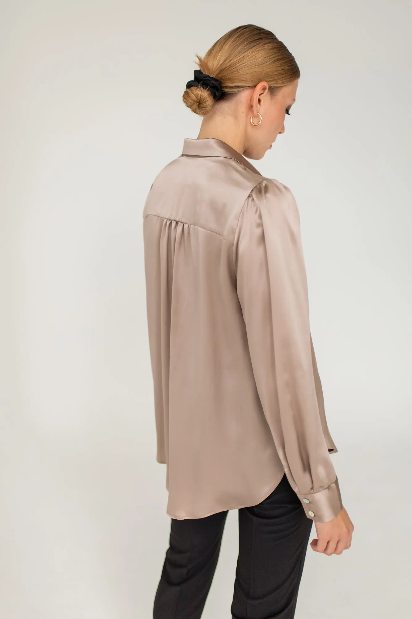 Enteliér Silk Shirt Taupe