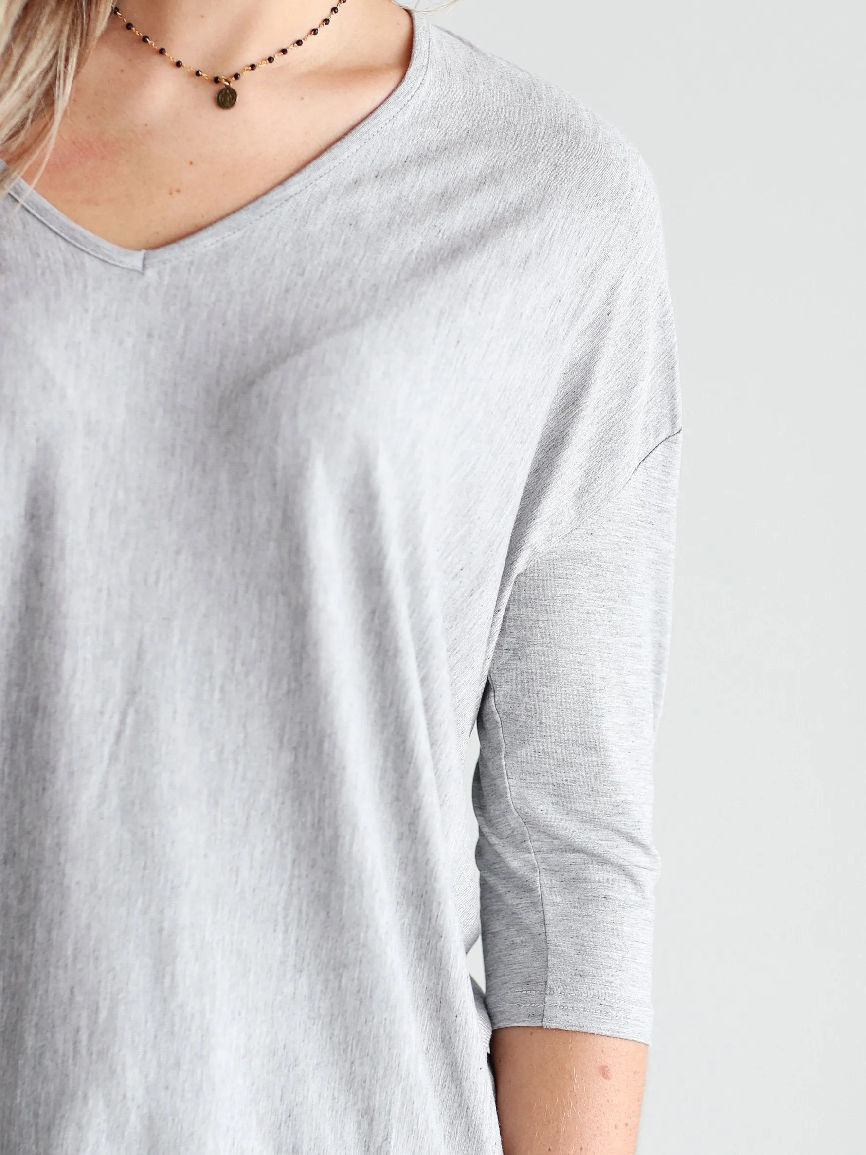 Heather Gray DLMN V-Neck 3/4 Sleeve Tunic