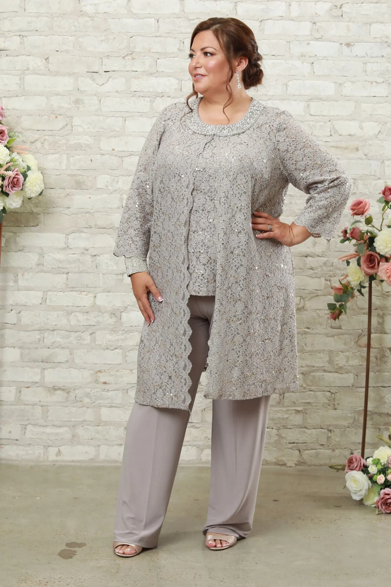 Pearl-Adorned Neckline Lace Women's Pant Suit