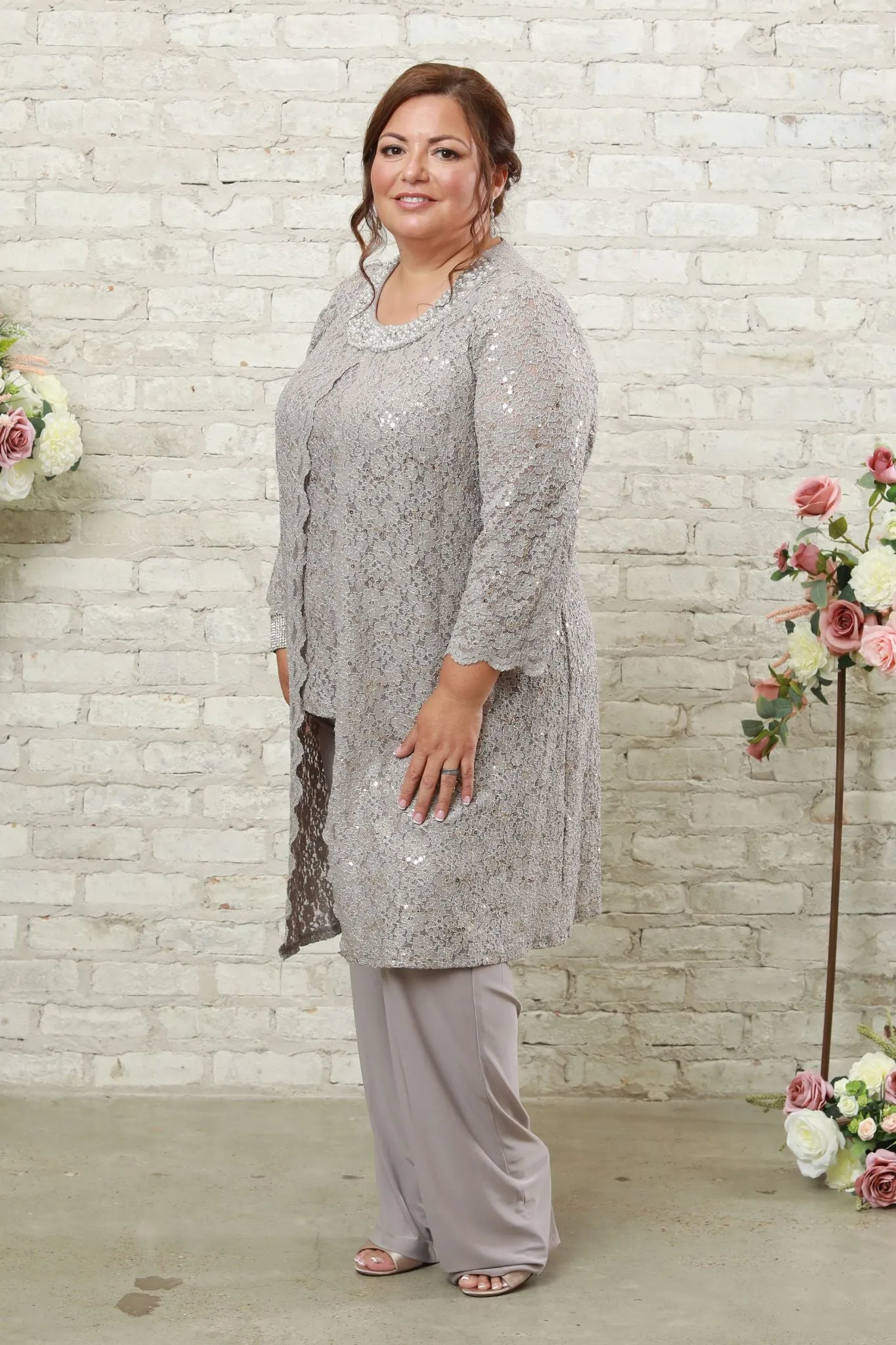 Pearl-Adorned Neckline Lace Women's Pant Suit