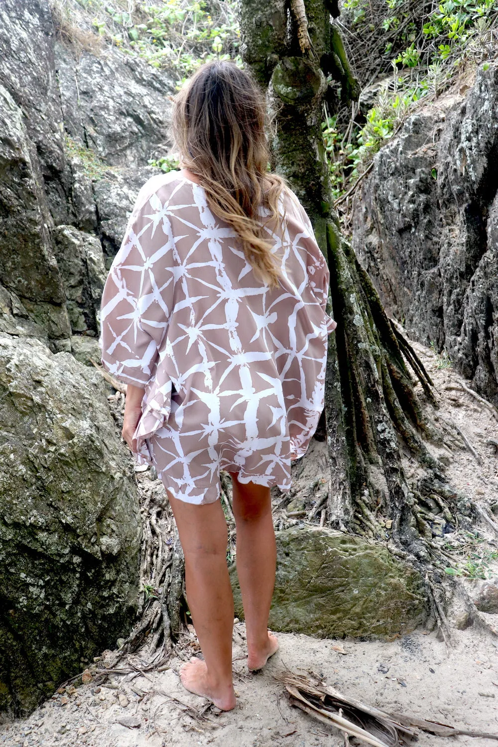 Set Free Batwing Top In Bamboo Taupe