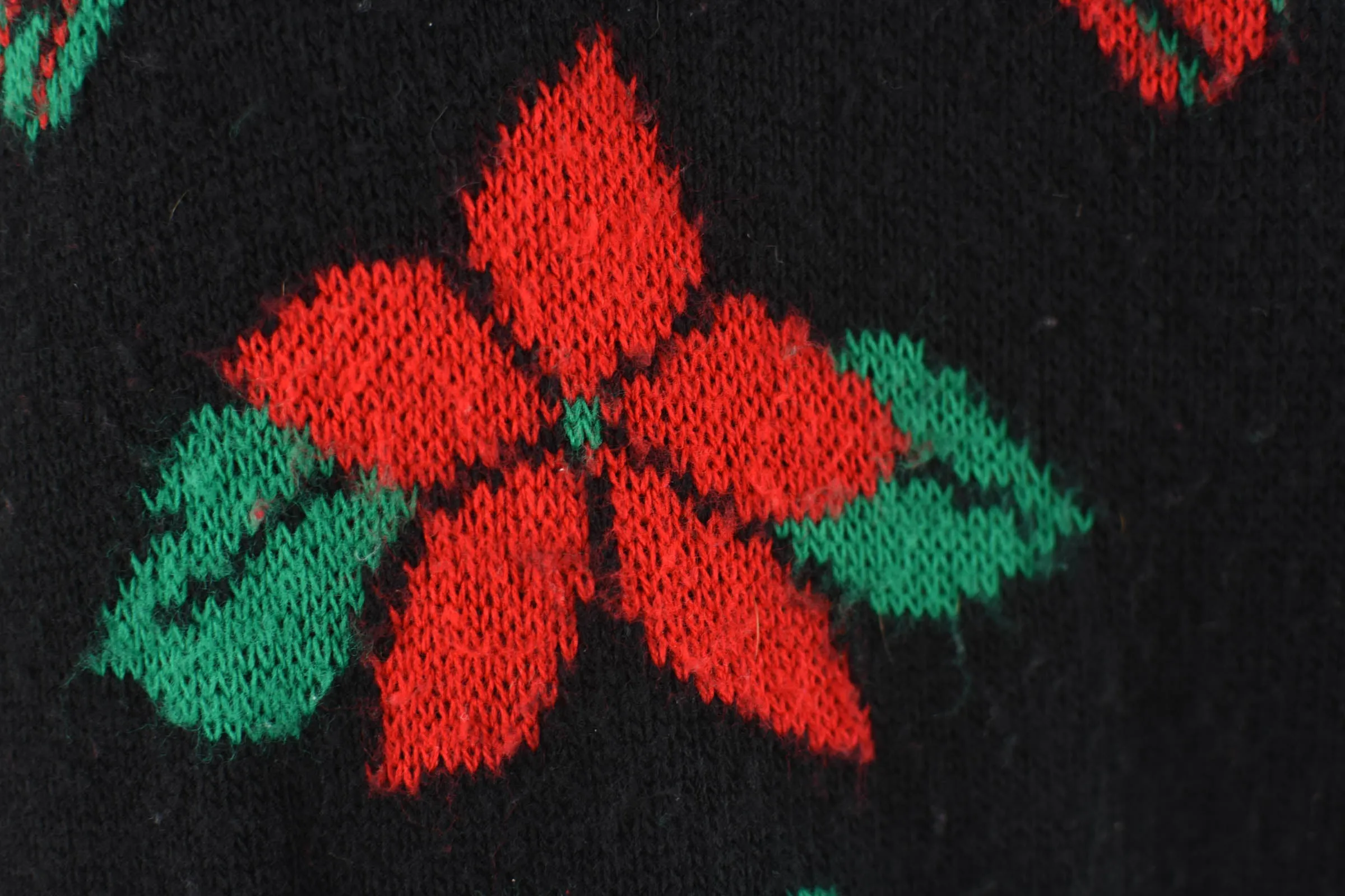 Vintage Christmas Poinsettia Sweater, Women's Petite Medium