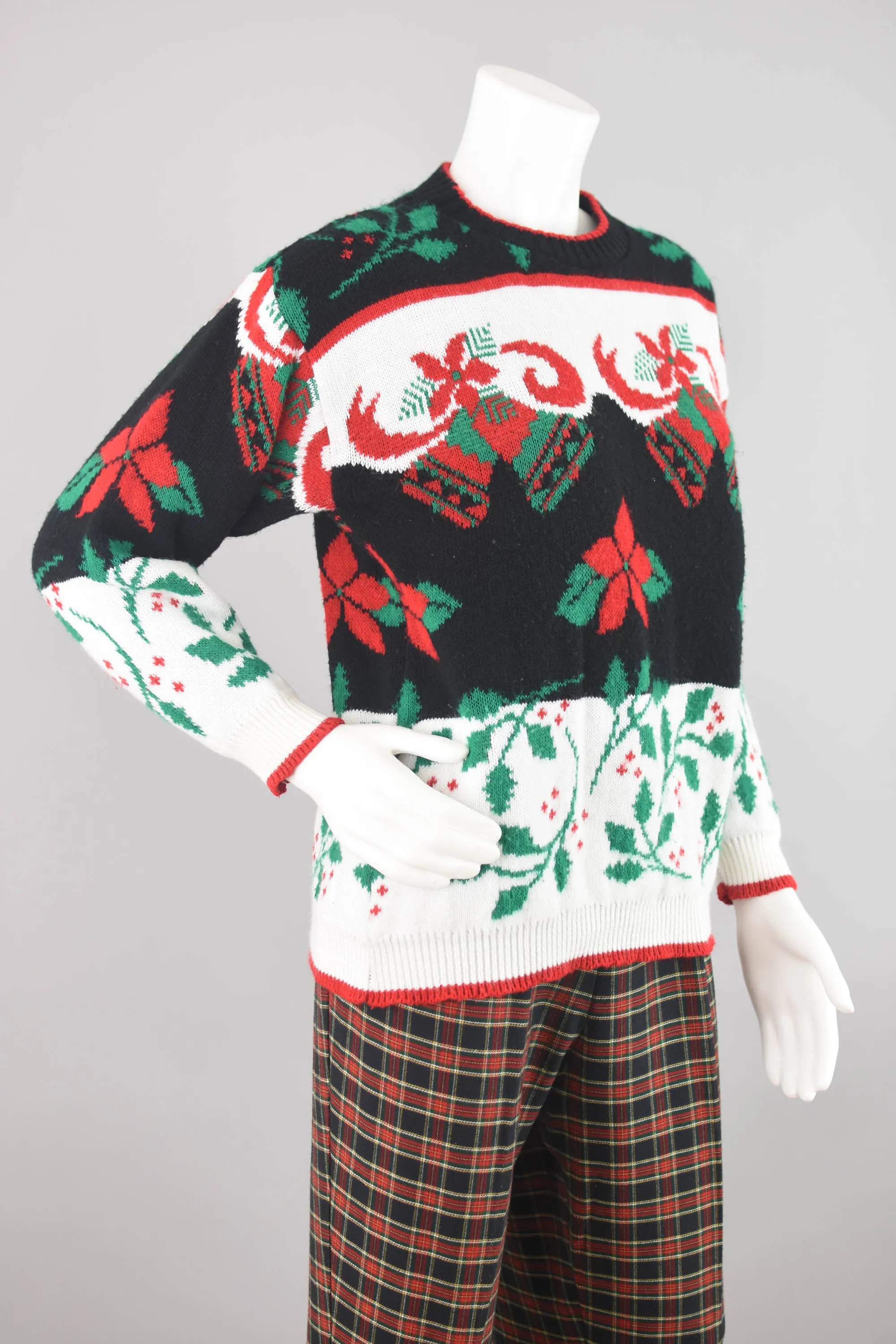 Vintage Christmas Poinsettia Sweater, Women's Petite Medium