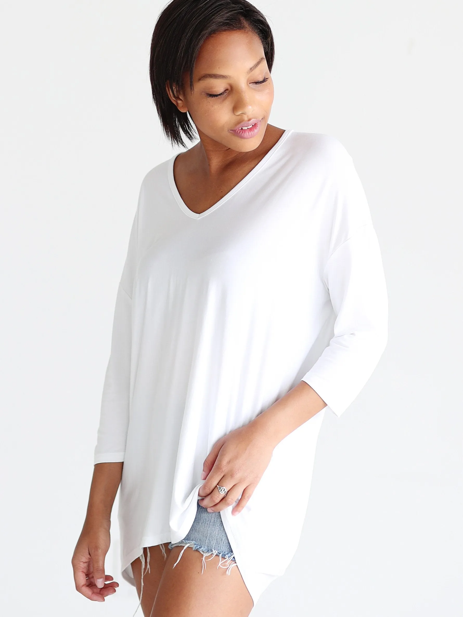 White DLMN V-Neck 3/4 Sleeve Tunic