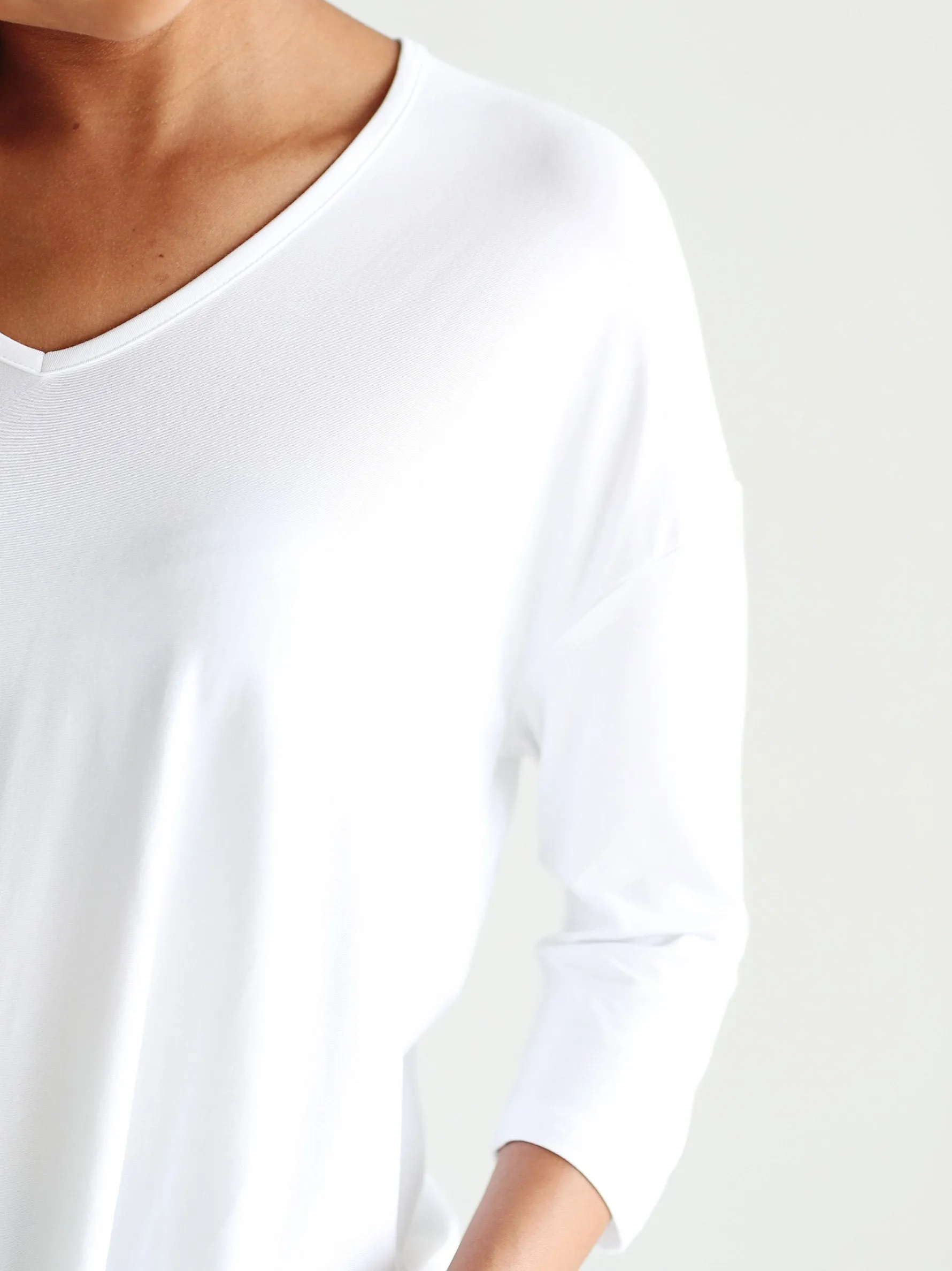 White DLMN V-Neck 3/4 Sleeve Tunic